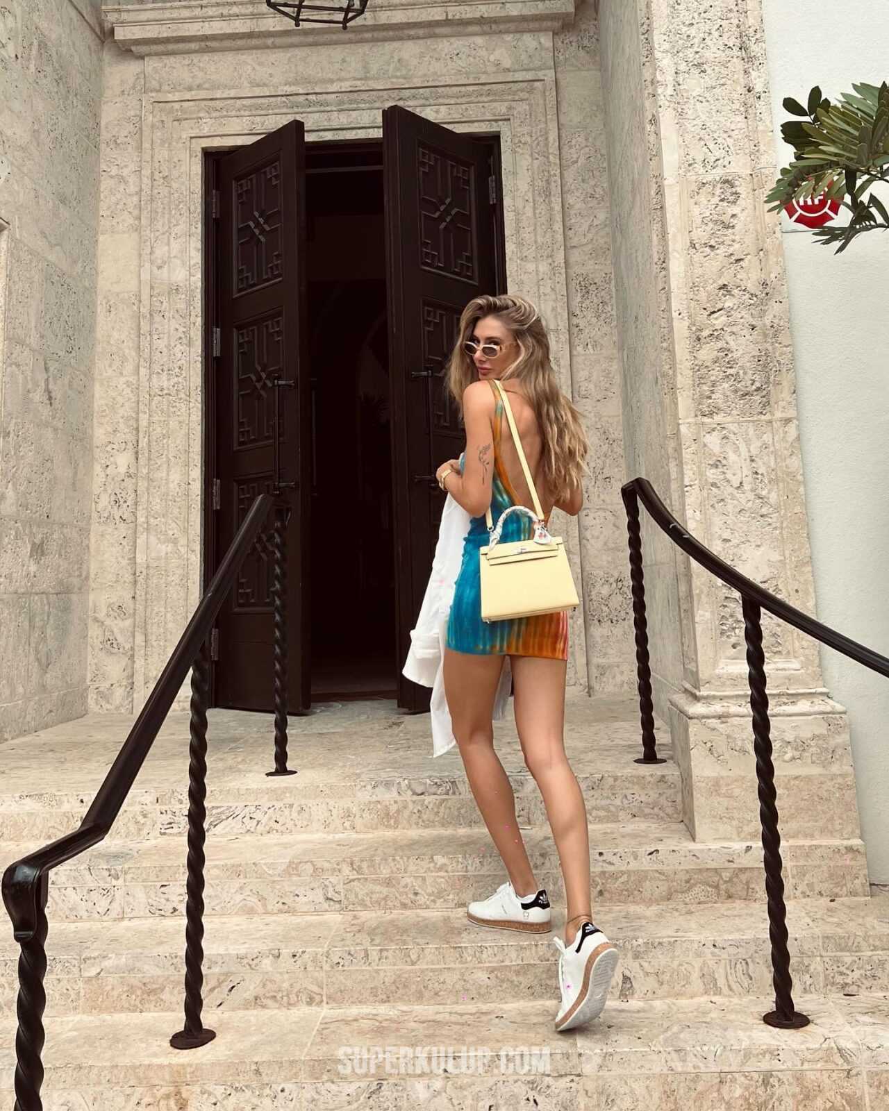 Şeyma Subaşı'ya tepki! ''Sıkışınca Türkçe yazıyorsun'' Özüne Döndü...