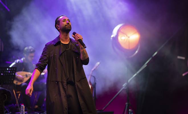 Tan Taşçı, kariyerinin ilk Harbiye konserinde bayrak dikti