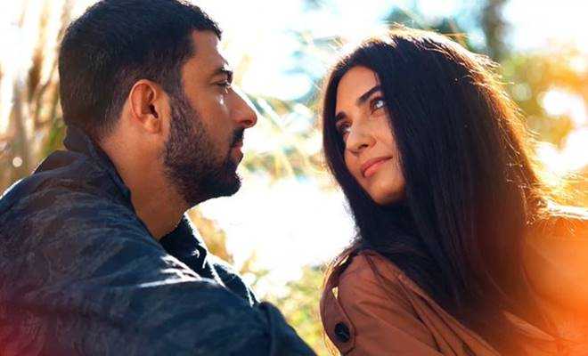 Tuba Büyüküstün'den Engin Akyürek'li yeni kare