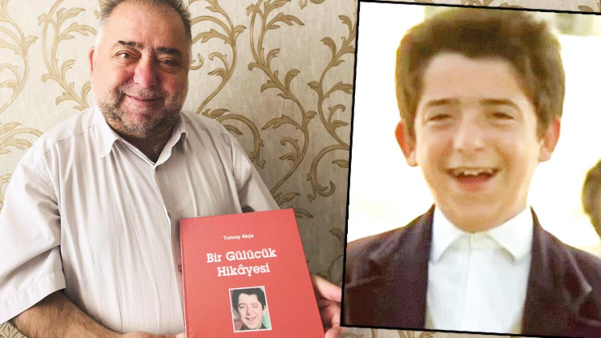 Tuncay Akça 'Bir Gülücük Hikâyesi' kitabını satıyor