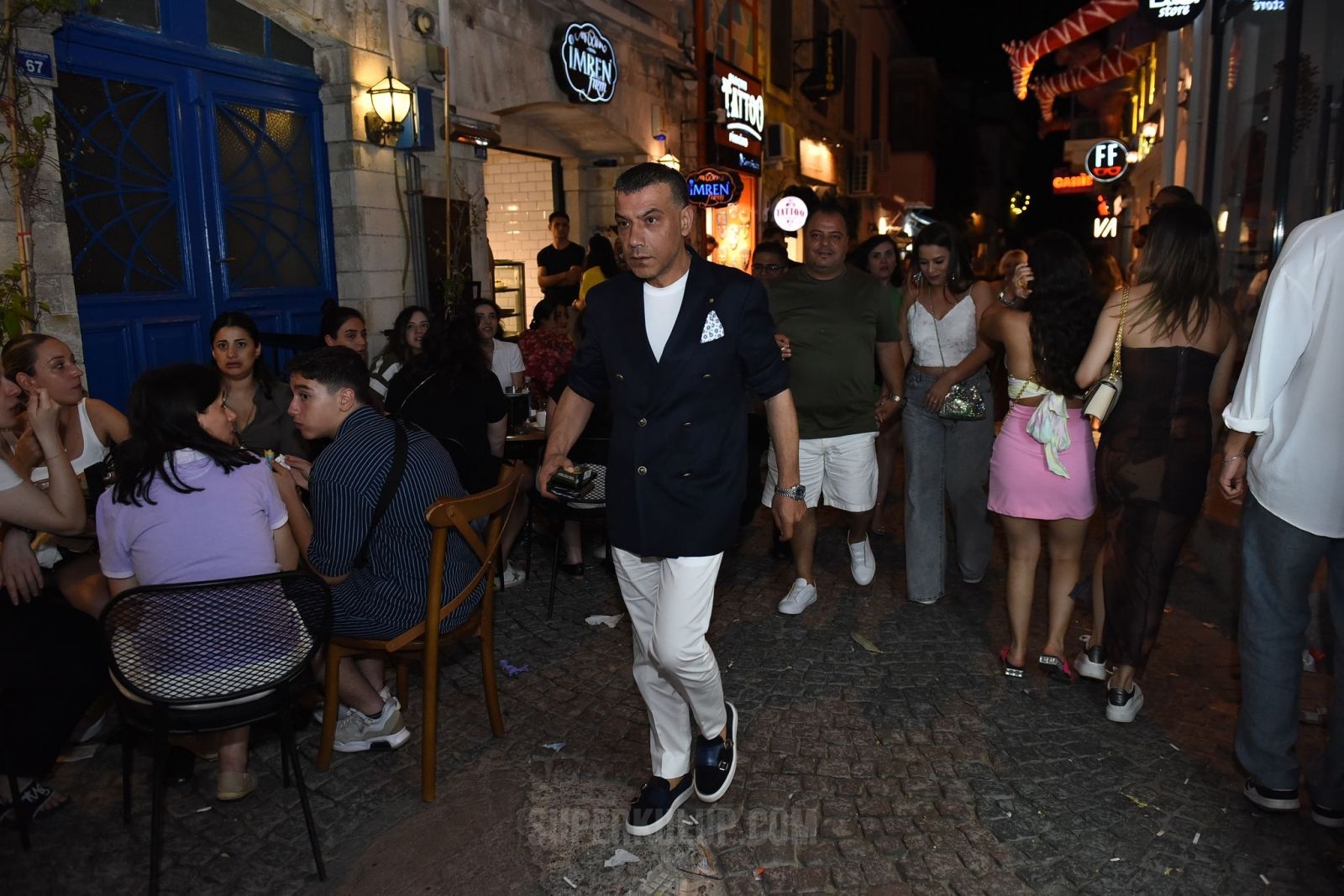 Ünlü işadamı Yunus Deniz, uzun zaman sonra Alaçatı gecelerinde